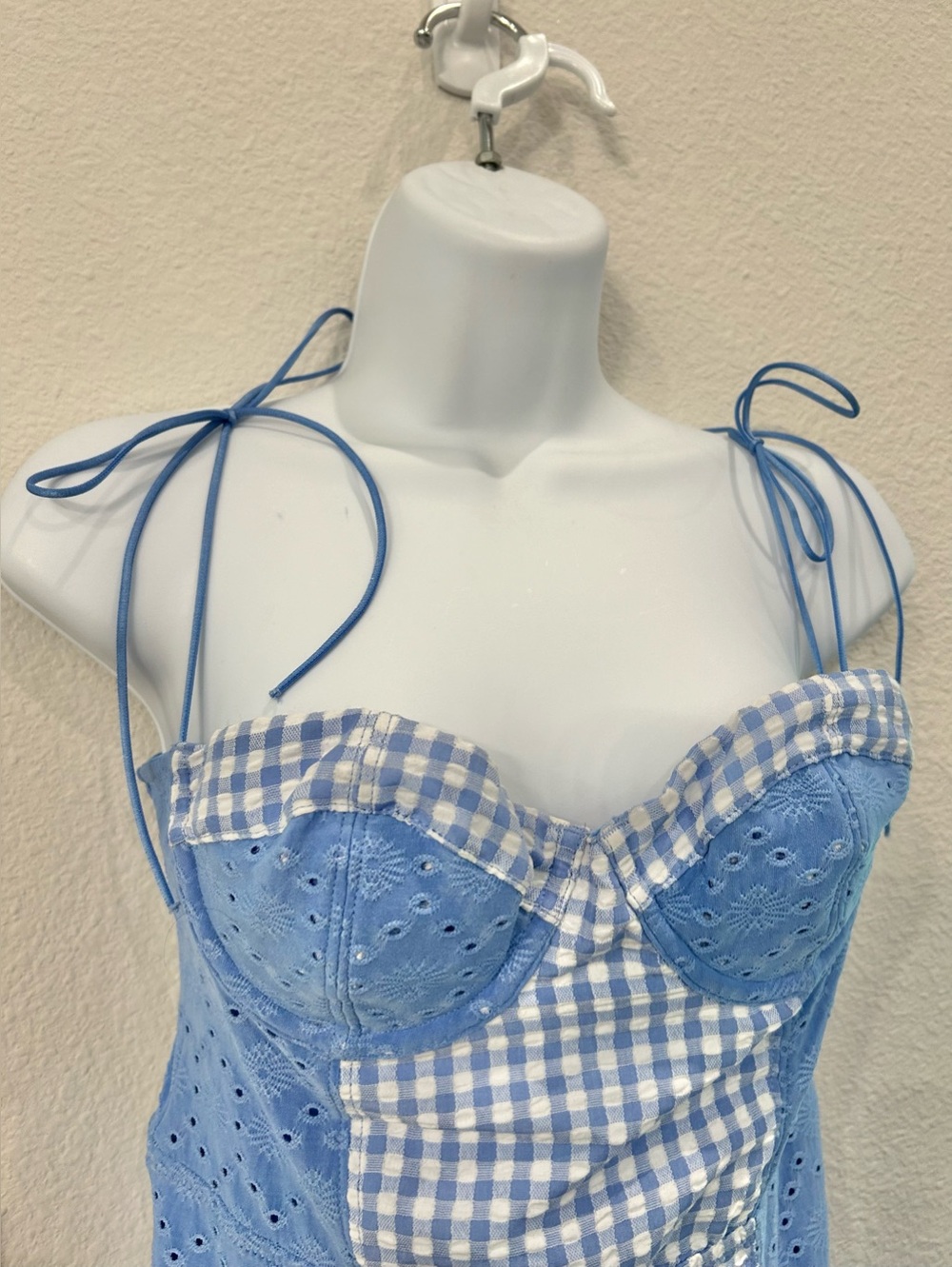 Urban Outfitters periwinkle gingham eyelet mini dress medium - Picture 4 of 8